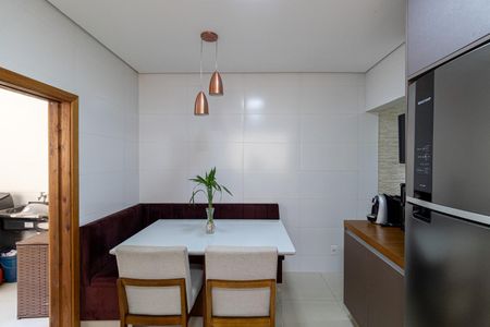 Casa à venda com 172m², 2 quartos e 2 vagas Casa à venda com 172m², 2 quartos e 2 vagasCozinha