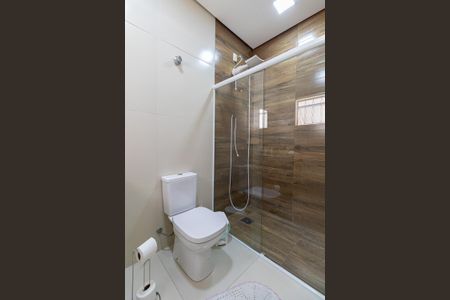 Casa à venda com 172m², 2 quartos e 2 vagas Casa à venda com 172m², 2 quartos e 2 vagasBanheiro Suíte