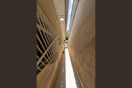 Casa à venda com 172m², 2 quartos e 2 vagas Casa à venda com 172m², 2 quartos e 2 vagasCorredor