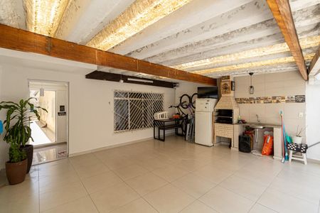 Casa à venda com 172m², 2 quartos e 2 vagas Casa à venda com 172m², 2 quartos e 2 vagasGaragem