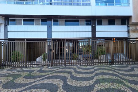 Apartamento à venda com 300m², 4 quartos e 2 vagas Apartamento à venda com 300m², 4 quartos e 2 vagasFachada