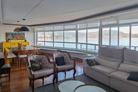 Apartamento à venda com 300m², 4 quartos e 2 vagas Apartamento à venda com 300m², 4 quartos e 2 vagasSala