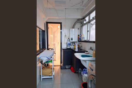Apartamento à venda com 300m², 4 quartos e 2 vagas Apartamento à venda com 300m², 4 quartos e 2 vagasÁrea de Serviço