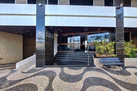 Apartamento à venda com 300m², 4 quartos e 2 vagas Apartamento à venda com 300m², 4 quartos e 2 vagasFachada