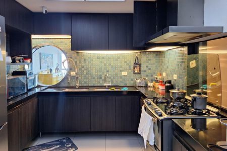 Apartamento à venda com 300m², 4 quartos e 2 vagas Apartamento à venda com 300m², 4 quartos e 2 vagasCozinha