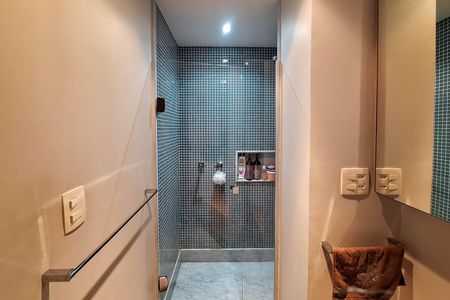 Apartamento à venda com 300m², 4 quartos e 2 vagas Apartamento à venda com 300m², 4 quartos e 2 vagasBanheiro 2