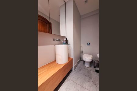 Apartamento à venda com 300m², 4 quartos e 2 vagas Apartamento à venda com 300m², 4 quartos e 2 vagasBanheiro 2