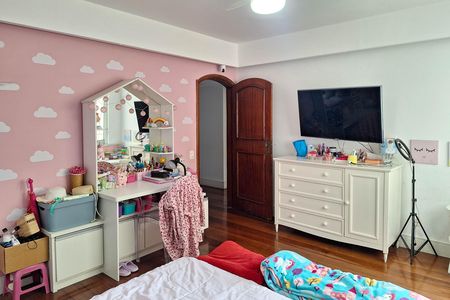 Apartamento à venda com 300m², 4 quartos e 2 vagas Apartamento à venda com 300m², 4 quartos e 2 vagasQuarto 1