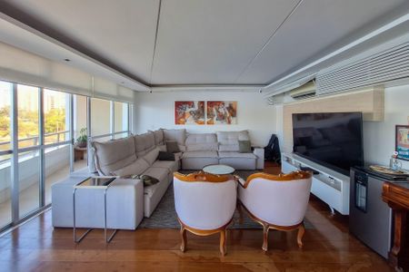 Apartamento à venda com 300m², 4 quartos e 2 vagas Apartamento à venda com 300m², 4 quartos e 2 vagasSala