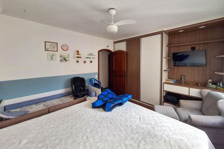 Apartamento à venda com 300m², 4 quartos e 2 vagas Apartamento à venda com 300m², 4 quartos e 2 vagasQuarto 2