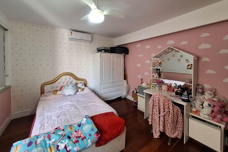 Apartamento à venda com 300m², 4 quartos e 2 vagas Apartamento à venda com 300m², 4 quartos e 2 vagasQuarto 1
