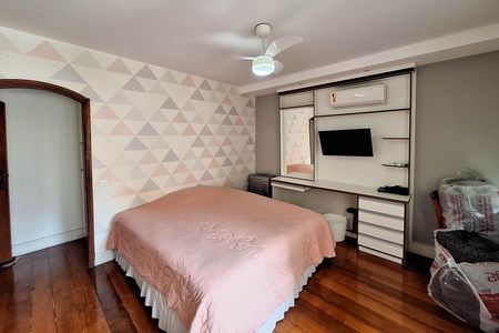 Apartamento à venda com 300m², 4 quartos e 2 vagas Apartamento à venda com 300m², 4 quartos e 2 vagasQuarto 3