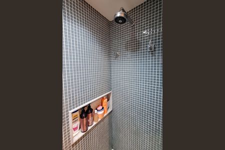 Apartamento à venda com 300m², 4 quartos e 2 vagas Apartamento à venda com 300m², 4 quartos e 2 vagasBanheiro 2