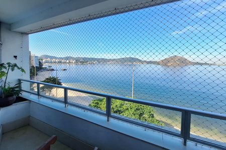Apartamento à venda com 300m², 4 quartos e 2 vagas Apartamento à venda com 300m², 4 quartos e 2 vagasVista da Suíte