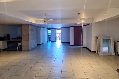 Apartamento à venda com 300m², 4 quartos e 2 vagas Apartamento à venda com 300m², 4 quartos e 2 vagasÁrea comum