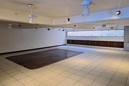 Apartamento à venda com 300m², 4 quartos e 2 vagas Apartamento à venda com 300m², 4 quartos e 2 vagasÁrea comum