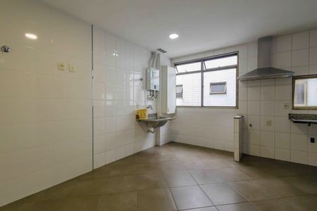 Apartamento à venda com 310m², 5 quartos e 3 vagas Apartamento à venda com 310m², 5 quartos e 3 vagasCozinha