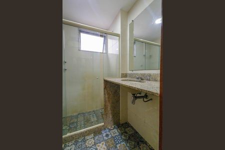 Apartamento à venda com 310m², 5 quartos e 3 vagas Apartamento à venda com 310m², 5 quartos e 3 vagasBanheiro da Suíte 2