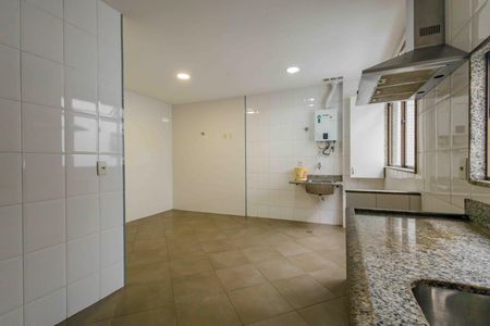 Apartamento à venda com 310m², 5 quartos e 3 vagas Apartamento à venda com 310m², 5 quartos e 3 vagasCozinha