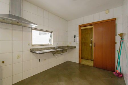 Apartamento à venda com 310m², 5 quartos e 3 vagas Apartamento à venda com 310m², 5 quartos e 3 vagasCozinha