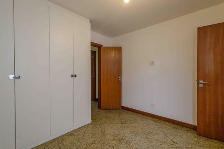 Apartamento à venda com 310m², 5 quartos e 3 vagas Apartamento à venda com 310m², 5 quartos e 3 vagasSuíte 4