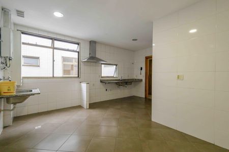 Apartamento à venda com 310m², 5 quartos e 3 vagas Apartamento à venda com 310m², 5 quartos e 3 vagasCozinha