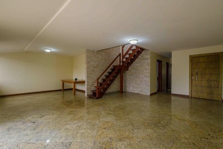 Apartamento à venda com 310m², 5 quartos e 3 vagas Apartamento à venda com 310m², 5 quartos e 3 vagasSala