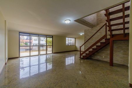 Apartamento à venda com 310m², 5 quartos e 3 vagas Apartamento à venda com 310m², 5 quartos e 3 vagasSala