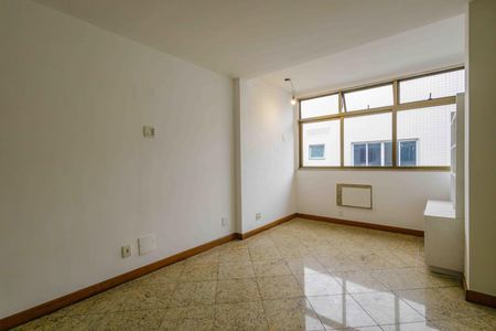 Apartamento à venda com 310m², 5 quartos e 3 vagas Apartamento à venda com 310m², 5 quartos e 3 vagasSuíte 3