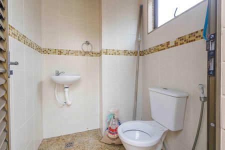 Apartamento à venda com 310m², 5 quartos e 3 vagas Apartamento à venda com 310m², 5 quartos e 3 vagasBanheiro de Serviço