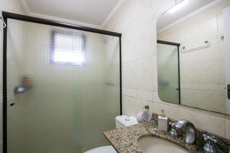 Apartamento à venda com 141m², 3 quartos e 6 vagasBanheiro do quarto 2