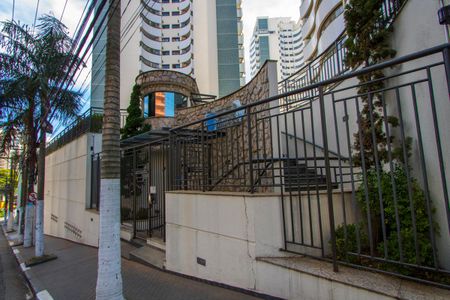 Apartamento à venda com 141m², 3 quartos e 6 vagasFachada do condomínio