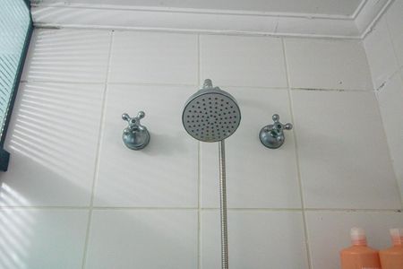 Apartamento à venda com 141m², 3 quartos e 6 vagasBanheiro do quarto 1