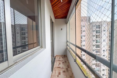 Apartamento à venda com 76m², 3 quartos e 2 vagas Apartamento à venda com 76m², 3 quartos e 2 vagasSacada/Sala