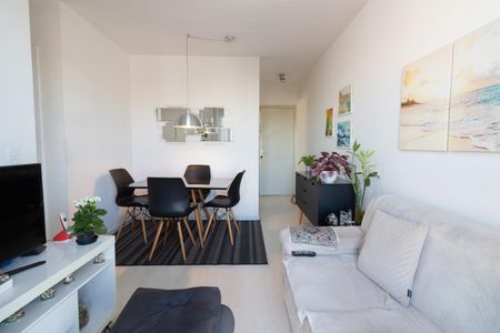 Apartamento à venda com 47m², 2 quartos e 1 vaga Apartamento à venda com 47m², 2 quartos e 1 vagaSala