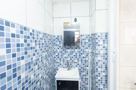 Casa à venda com 176m², 4 quartos e 4 vagas Casa à venda com 176m², 4 quartos e 4 vagasBanheiro Social 2