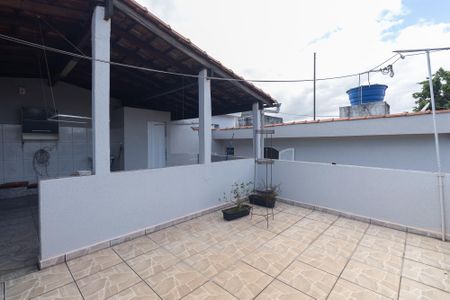 Casa à venda com 176m², 4 quartos e 4 vagas Casa à venda com 176m², 4 quartos e 4 vagasÁrea comum