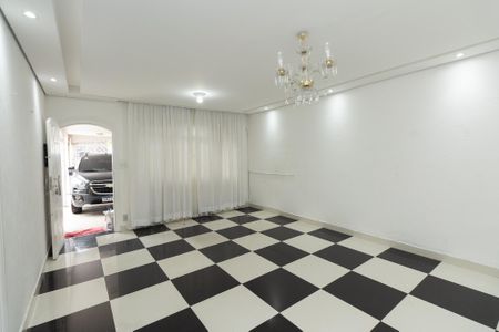 Casa à venda com 176m², 4 quartos e 4 vagas Casa à venda com 176m², 4 quartos e 4 vagasSala