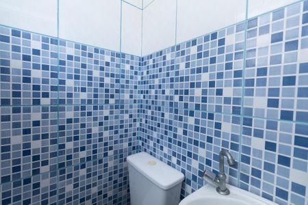 Casa à venda com 176m², 4 quartos e 4 vagas Casa à venda com 176m², 4 quartos e 4 vagasBanheiro Suíte