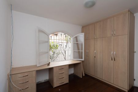 Casa à venda com 176m², 4 quartos e 4 vagas Casa à venda com 176m², 4 quartos e 4 vagasQuarto 2