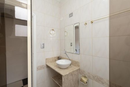 Casa à venda com 176m², 4 quartos e 4 vagas Casa à venda com 176m², 4 quartos e 4 vagasBanheiro Suíte