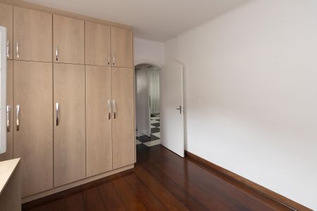 Casa à venda com 176m², 4 quartos e 4 vagas Casa à venda com 176m², 4 quartos e 4 vagasQuarto 2