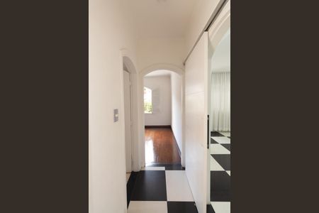 Casa à venda com 176m², 4 quartos e 4 vagas Casa à venda com 176m², 4 quartos e 4 vagasCorredor