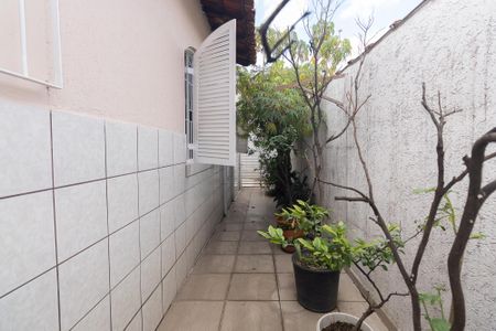 Casa à venda com 176m², 4 quartos e 4 vagas Casa à venda com 176m², 4 quartos e 4 vagasÁrea comum