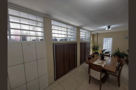 Casa à venda com 170m², 3 quartos e 2 vagas Casa à venda com 170m², 3 quartos e 2 vagasFoto 02