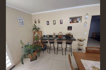 Casa à venda com 170m², 3 quartos e 2 vagas Casa à venda com 170m², 3 quartos e 2 vagasFoto 03