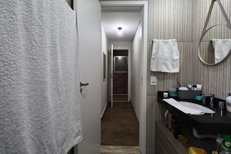 Apartamento à venda com 73m², 2 quartos e 2 vagasBanheiro da suite