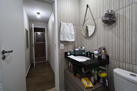 Apartamento à venda com 73m², 2 quartos e 2 vagasBanheiro da suite