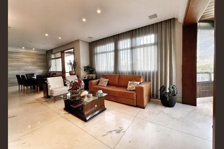 Apartamento à venda com 167m², 4 quartos e 3 vagasSala