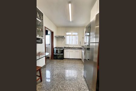 Apartamento à venda com 167m², 4 quartos e 3 vagasCozinha